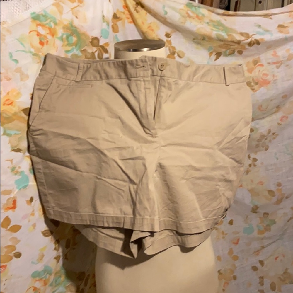 Khaki cotton shorts